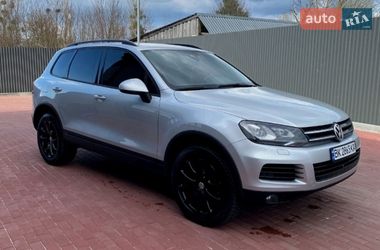 Внедорожник / Кроссовер Volkswagen Touareg 2010 в Сарнах