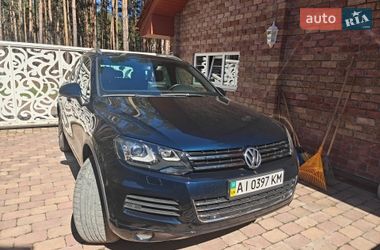 Внедорожник / Кроссовер Volkswagen Touareg 2013 в Киеве