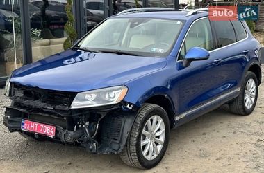 Внедорожник / Кроссовер Volkswagen Touareg 2015 в Луцке
