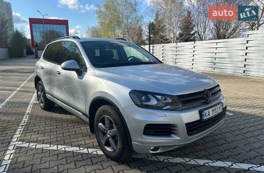 Внедорожник / Кроссовер Volkswagen Touareg 2011 в Киеве