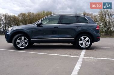 Позашляховик / Кросовер Volkswagen Touareg 2013 в Києві