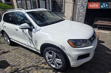 Внедорожник / Кроссовер Volkswagen Touareg 2011 в Львове