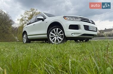 Внедорожник / Кроссовер Volkswagen Touareg 2014 в Тернополе