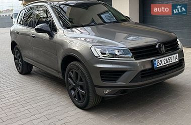 Внедорожник / Кроссовер Volkswagen Touareg 2016 в Хмельницком
