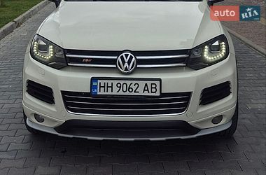 Позашляховик / Кросовер Volkswagen Touareg 2010 в Києві