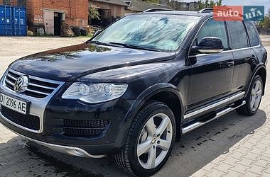 Позашляховик / Кросовер Volkswagen Touareg 2010 в Коломиї