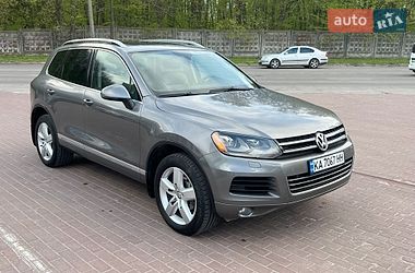 Позашляховик / Кросовер Volkswagen Touareg 2011 в Вінниці