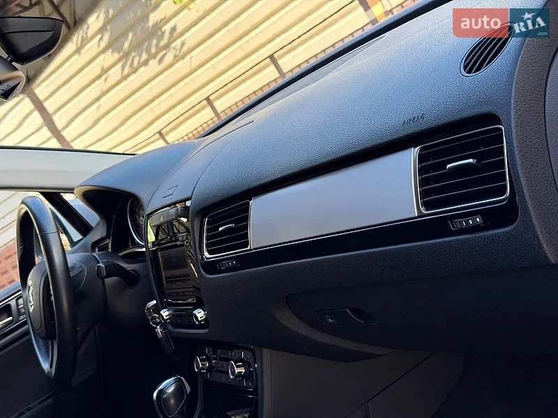 Volkswagen Touareg 2011 VIN WVGZZZ7PZBD028420 фото оголошення 92 з 162