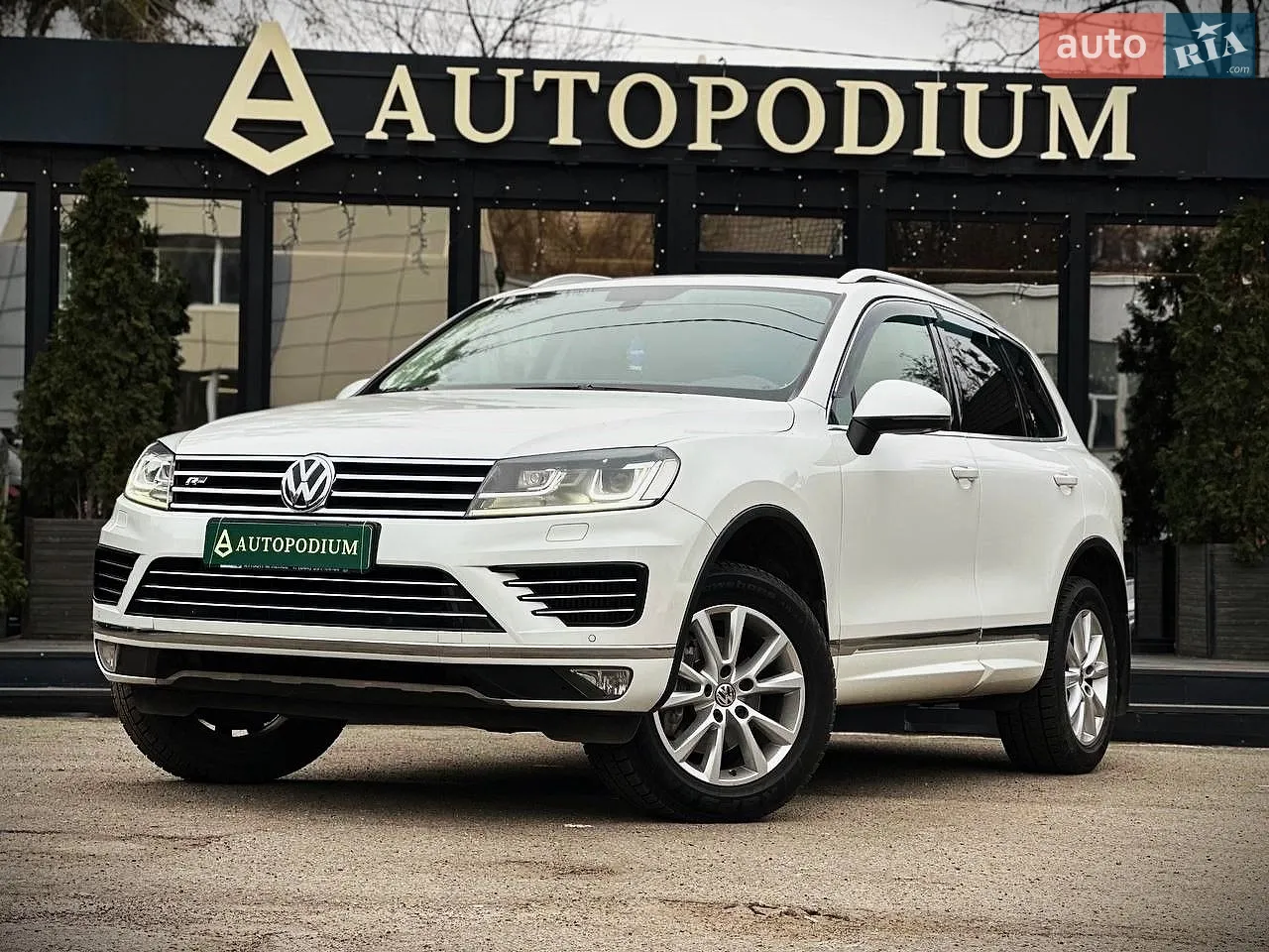 2018 Volkswagen Touareg - мініатюра 2