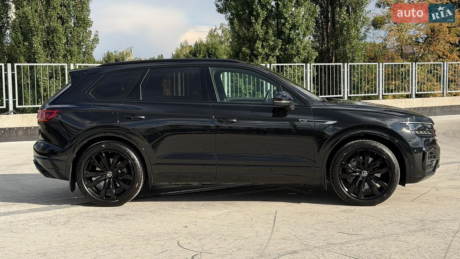 2022 Volkswagen Touareg - мініатюра 13
