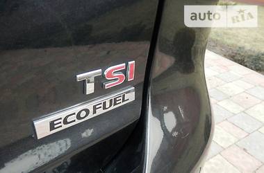 Минивэн Volkswagen Touran 2012 в 