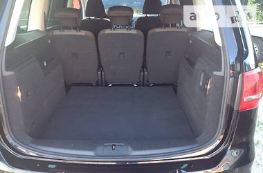 Минивэн Volkswagen Touran 2012 в 
