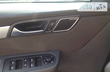 Минивэн Volkswagen Touran 2012 в 