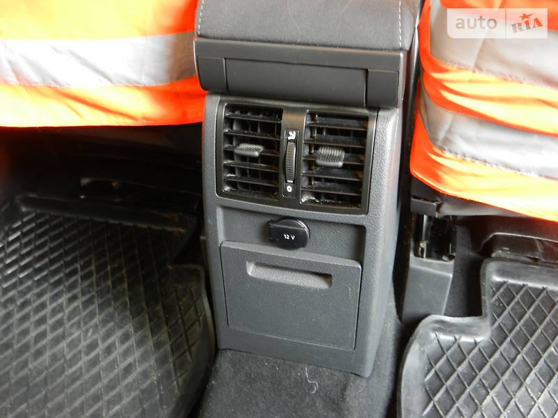 Мінівен Volkswagen Touran 2012 в Запоріжжі