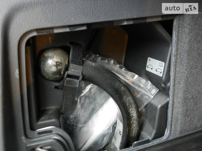 Мінівен Volkswagen Touran 2012 в Запоріжжі