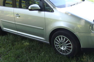 Універсал Volkswagen Touran 2004 в 