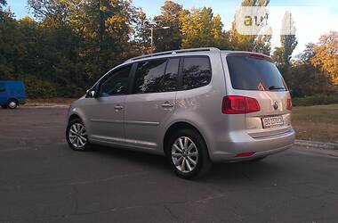 Мінівен Volkswagen Touran 2012 в Києві