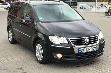 Універсал Volkswagen Touran 2007 в Рівному