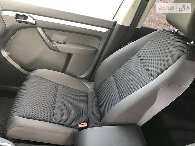 Мінівен Volkswagen Touran 2012 в Одесі