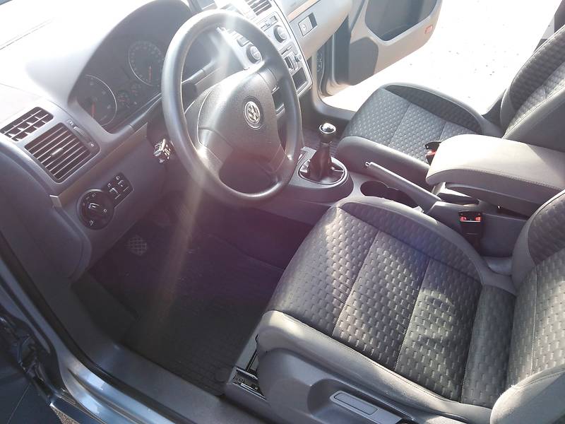 Мінівен Volkswagen Touran 2009 в Запоріжжі