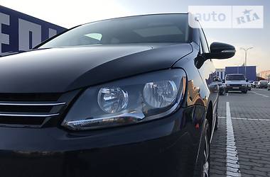 Мінівен Volkswagen Touran 2011 в 