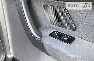 Мінівен Volkswagen Touran 2011 в 