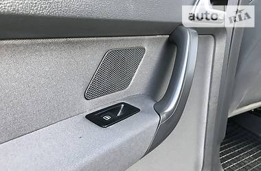 Мінівен Volkswagen Touran 2011 в 