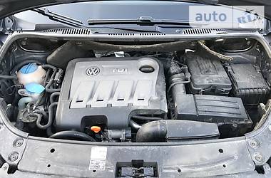 Мінівен Volkswagen Touran 2011 в 