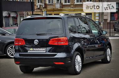 Універсал Volkswagen Touran 2015 в 