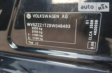 Мінівен Volkswagen Touran 2011 в 