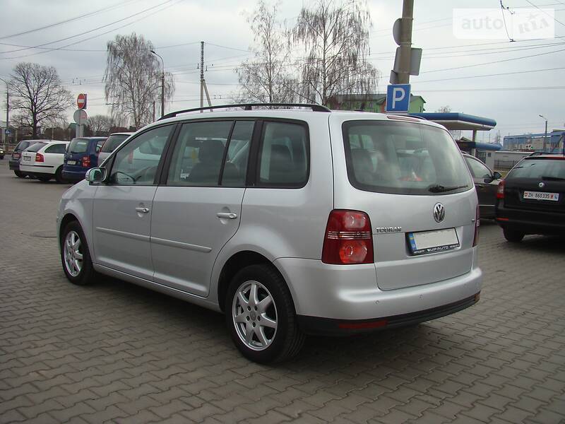 Мінівен Volkswagen Touran 2008 в Луцьку
