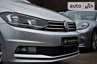 Мінівен Volkswagen Touran 2015 в 