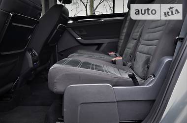 Мінівен Volkswagen Touran 2015 в 