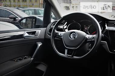 Мінівен Volkswagen Touran 2015 в 