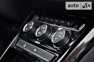 Мінівен Volkswagen Touran 2015 в 