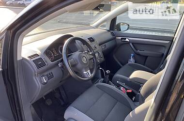 Мінівен Volkswagen Touran 2010 в 