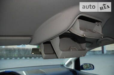 Седан Volkswagen Touran 2003 в 