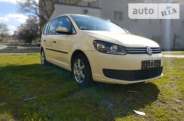 Мінівен Volkswagen Touran 2015 в 