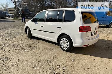 Мінівен Volkswagen Touran 2010 в 