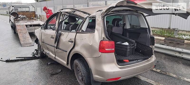 Мінівен Volkswagen Touran 2012 в Макарові фото 3 Мінівен Volkswagen Touran 2012 в Макарові