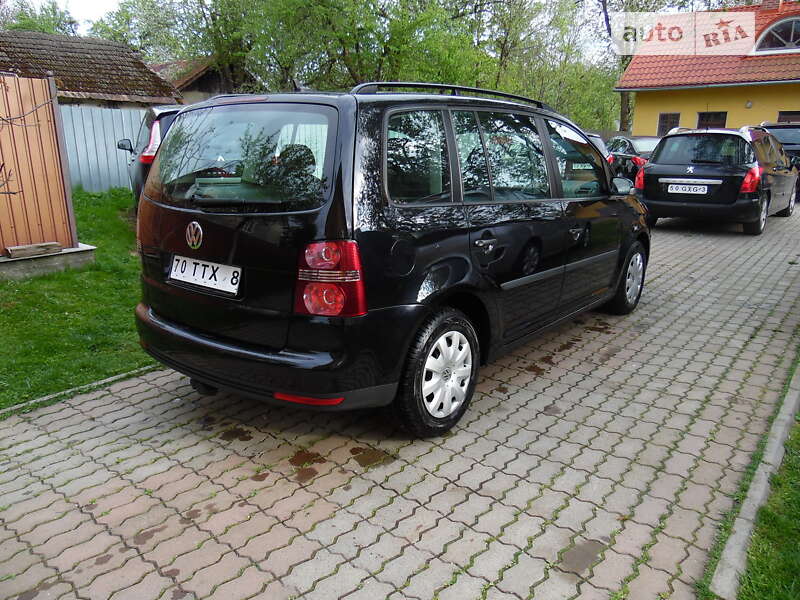 Мінівен Volkswagen Touran 2008 в Стрию