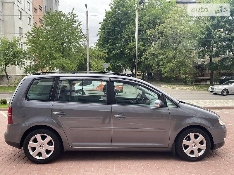Універсал Volkswagen Touran 2006 в Івано-Франківську