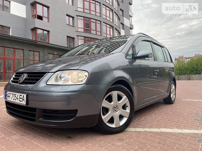 Універсал Volkswagen Touran 2006 в Івано-Франківську