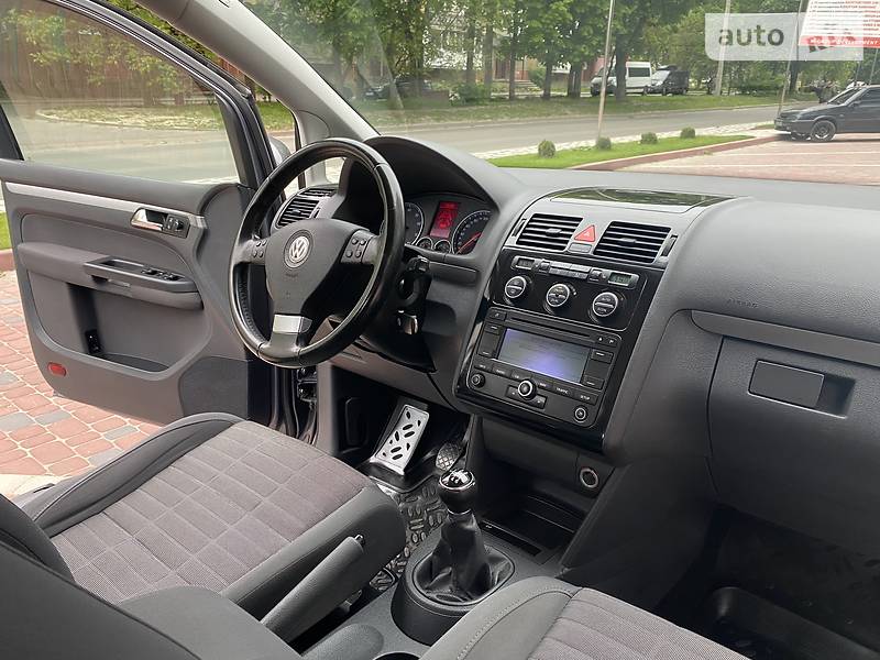 Універсал Volkswagen Touran 2006 в Івано-Франківську