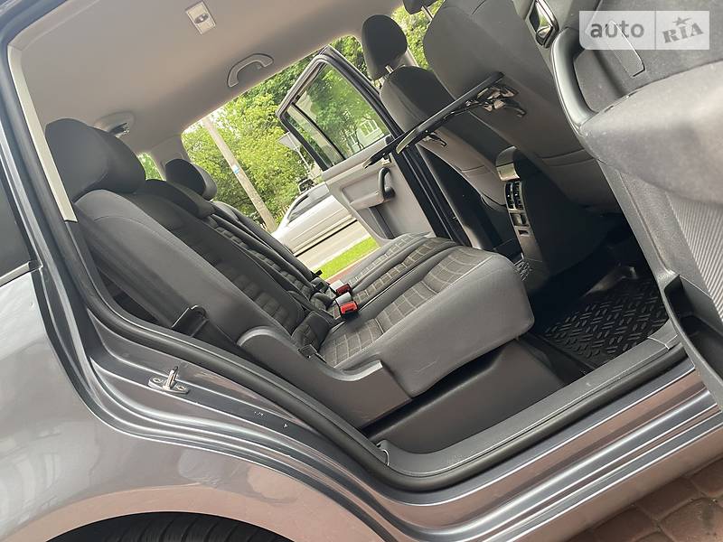 Універсал Volkswagen Touran 2006 в Івано-Франківську