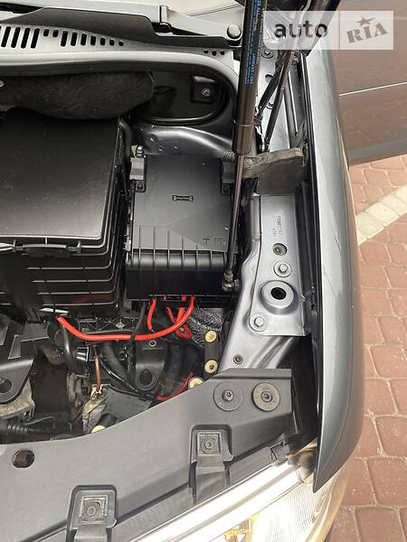 Універсал Volkswagen Touran 2006 в Івано-Франківську