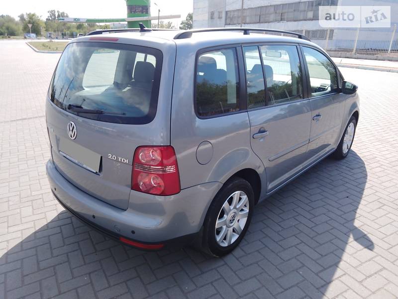 Мінівен Volkswagen Touran 2009 в Запоріжжі