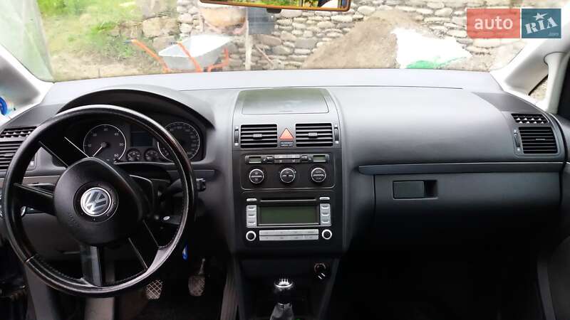 Минивэн Volkswagen Touran 2003 в Тячеве