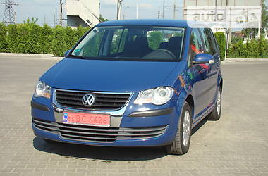 Мінівен Volkswagen Touran 2007 в 