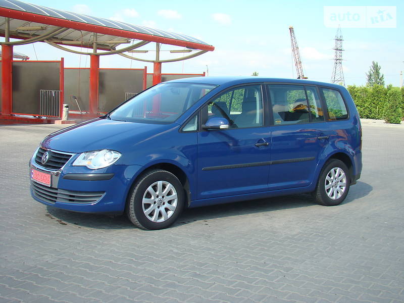 Мінівен Volkswagen Touran 2007 в Луцьку